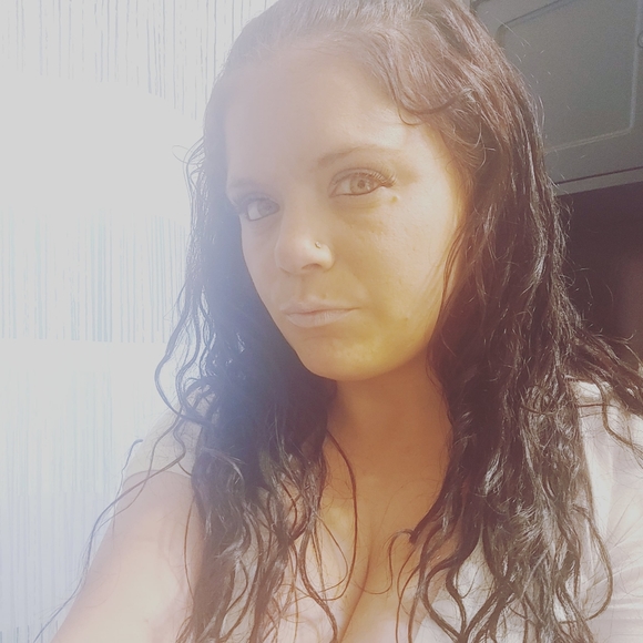 Meet your Posher, Brittany - Picture 2 of 3